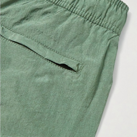 Onia Straight-Leg Mid-Length Crinkled Swim Shorts - Picture 4 of 10